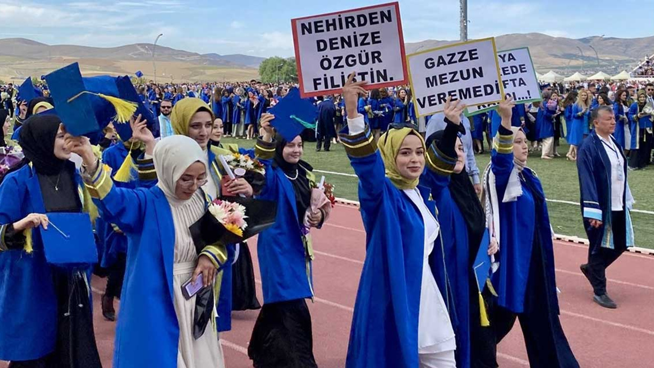 Kırşehir Ahi Evran Üniversitesinde Gazze anmalı Ahilik Yeminli mezuniyet