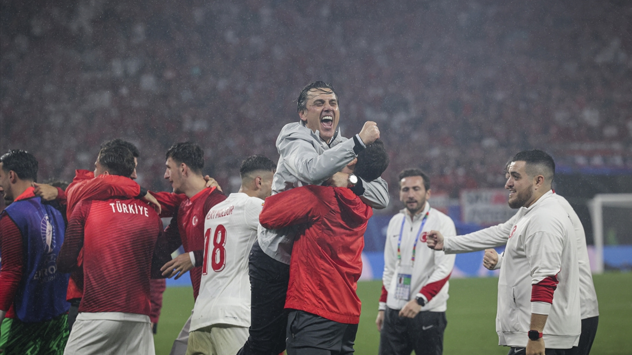 Montella: "Türk yüreğini sahada gördük"