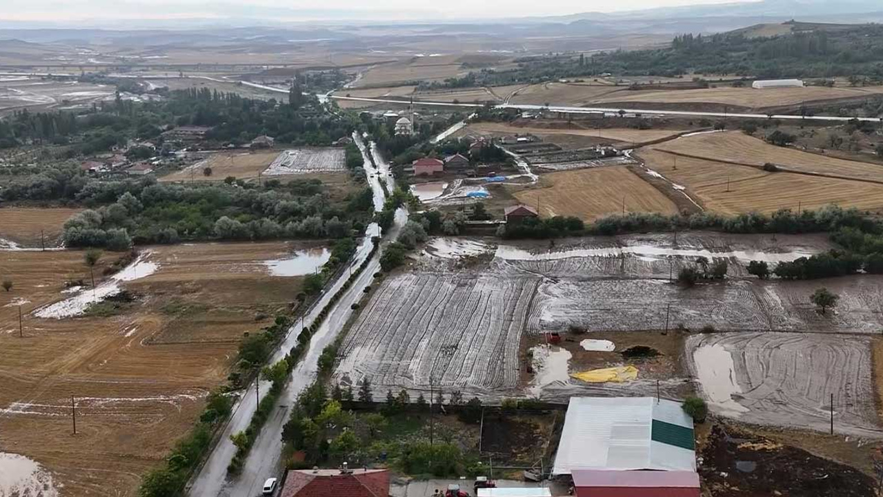 Kırıkkale'nin Delice ilçesinde dolu ve sağanak yağış sel felaketine yol açtı: "Hayatım boyunca böyle bir yağış görmedim"