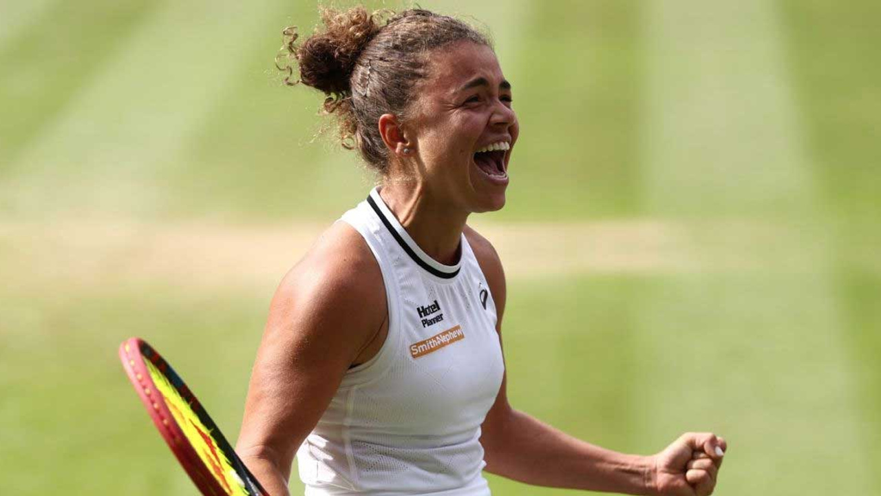 Wimbledon'da kadınlarda ilk finalist Jasmine Paolini: İtalyan raket 2 saat 51 dakika süren maçta Donna Vekic'i mağlup etti