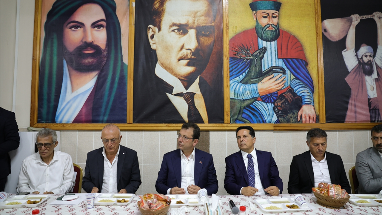 İmamoğlu ''Muharrem Matemi Lokması'' programına katıldı