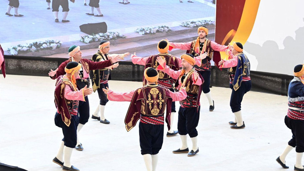 Ostim Teknik Üniversitesi mezuniyet törenine seymen gösterisi damga vurdu