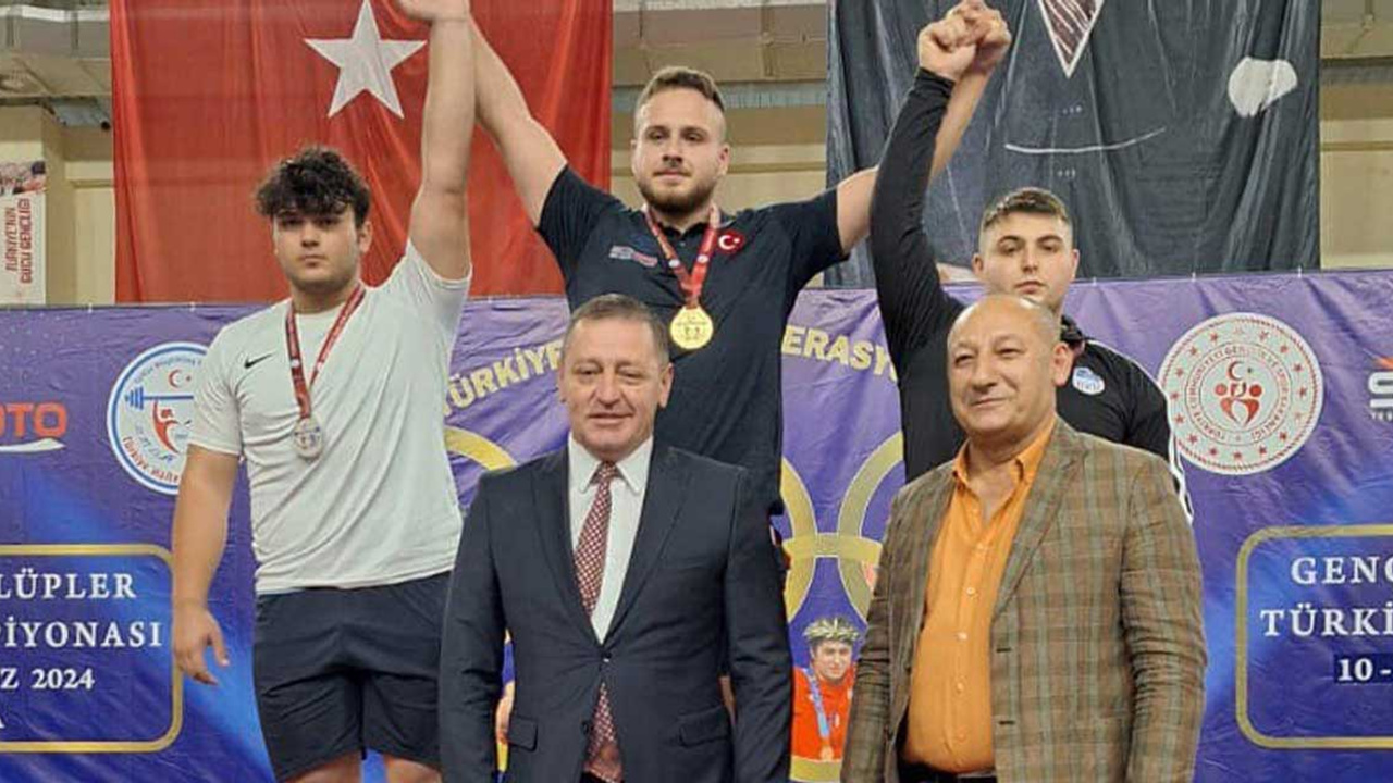 Kahramankazan Belediyespor Halter Takımı, Isparta'da yapılan şampiyonada Türkiye üçüncüsü oldu