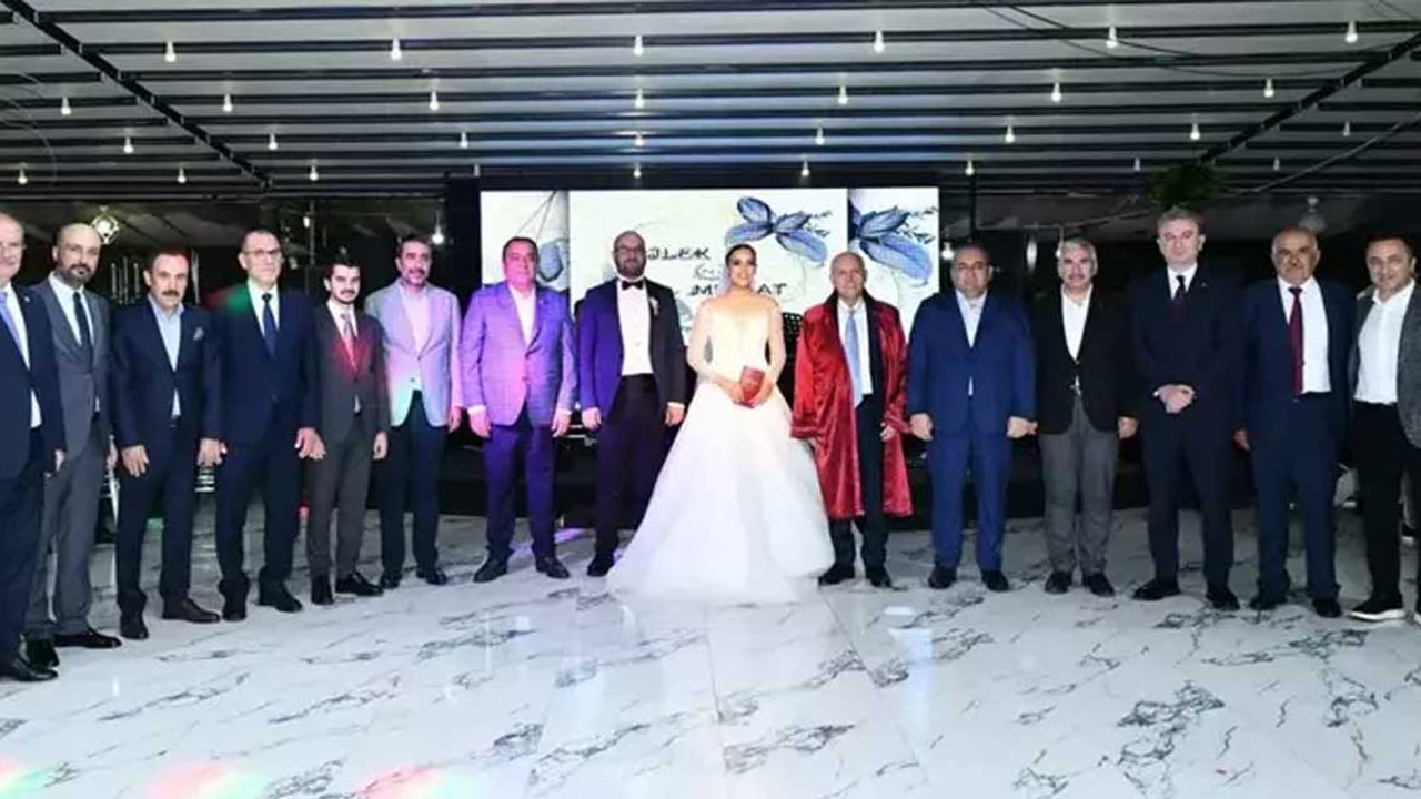 Hürriyet Ankara Haber Koordinatörü Murat Yılmaz, Altındağ Belediyesi Müzeler Şefi Dilek Kara ile dünya evine girdi