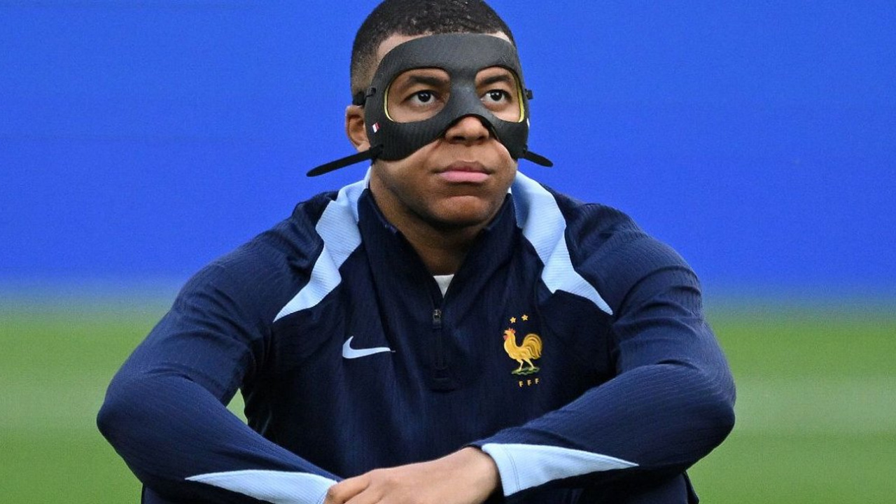 Mbappe çocukluk kulübünü satın aldı