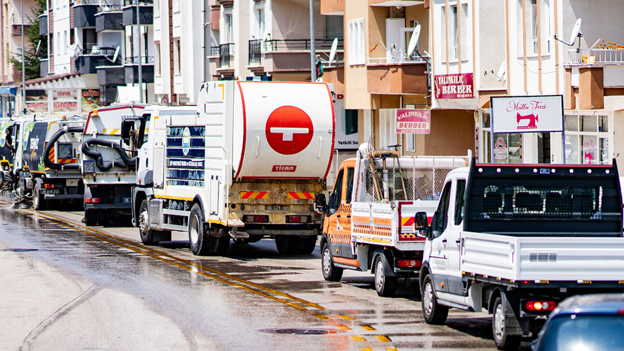 Gölbaşı'nda temizlik çalışmaları tam gaz devam