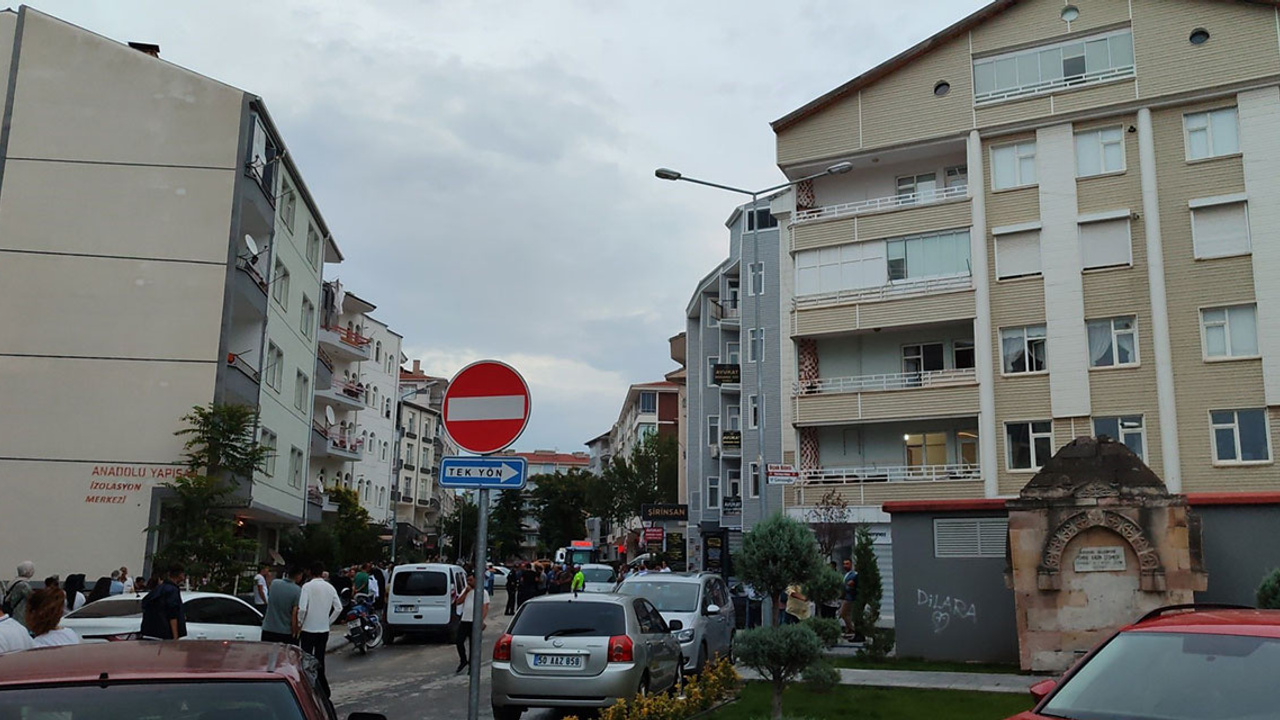 Polis memuru, eşinin gözleri önünde öldürdü!