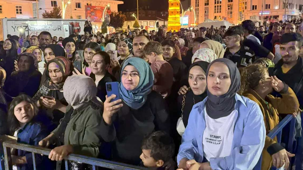 Yozgat'ta 23. Uluslararası Sürmeli Şenlikleri coşkuyla başladı: Belediye Başkanı Kazım Arslan, AK Parti'yi eleştirdi