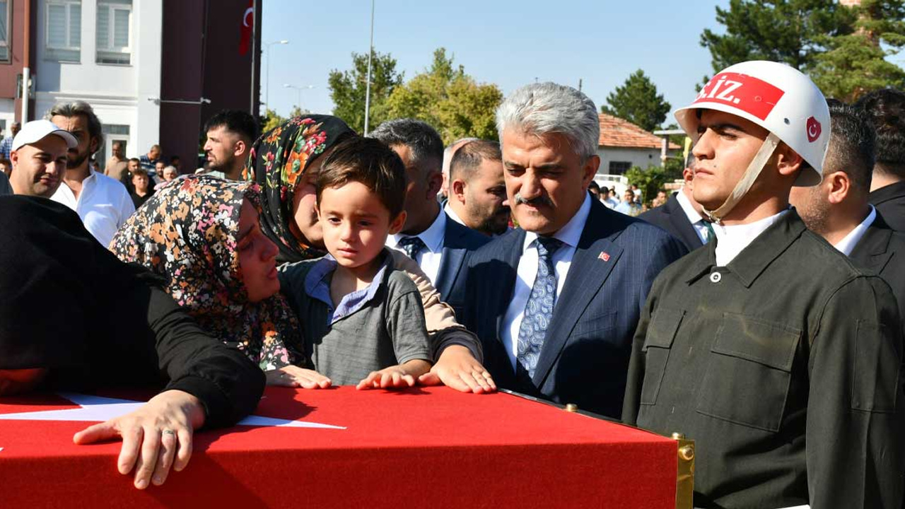 Kırıkkale Valisi Mehmet Makas, Uzman Çavuş Hüseyin Karakoç'un cenaze törenine katıldı