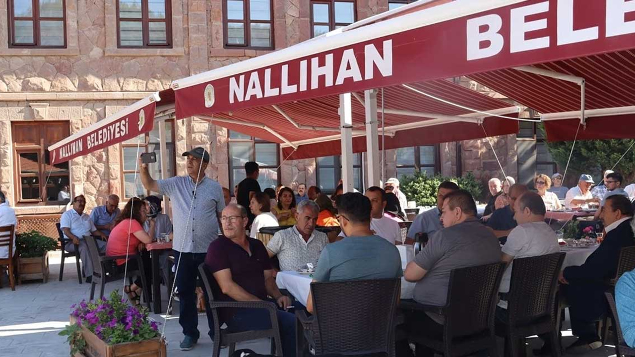 Nallıhan Belediye Başkanı Ertunç Güngör, esnafla buluştu