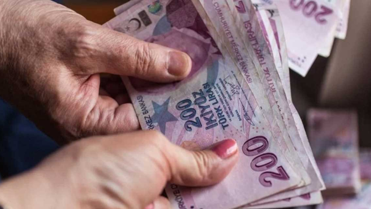 Emekliler dikkat: Maaş farkı ödemelerinde tarih netleşti!