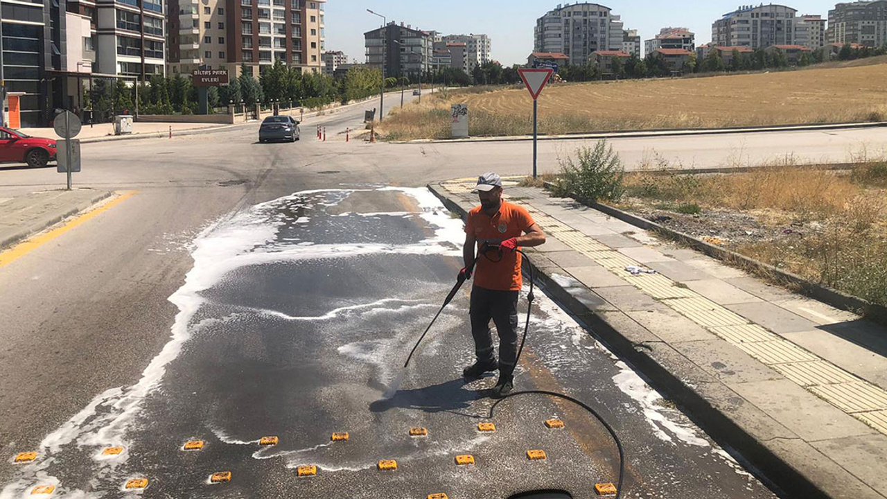 Etimesgut'ta hummalı temizlik devam ediyor