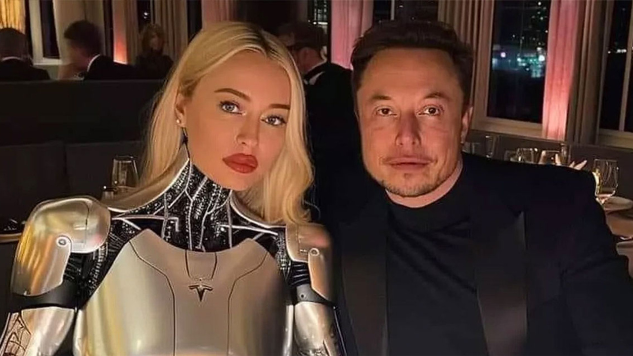 Elon Musk robot sevgilisi ile yemeğe çıktı!