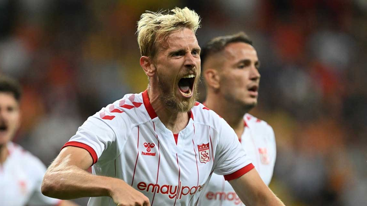 Sivasspor, Radakovic'in golleriyle galibiyete uçtu: Kayserispor lige mağlubiyetle başladı