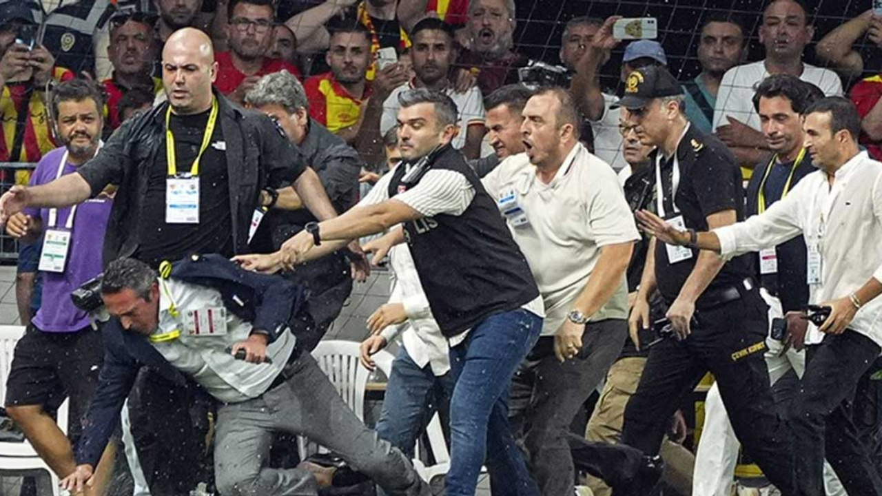 Fenerbahçe'den 54 kişi hakkında suç duyurusu