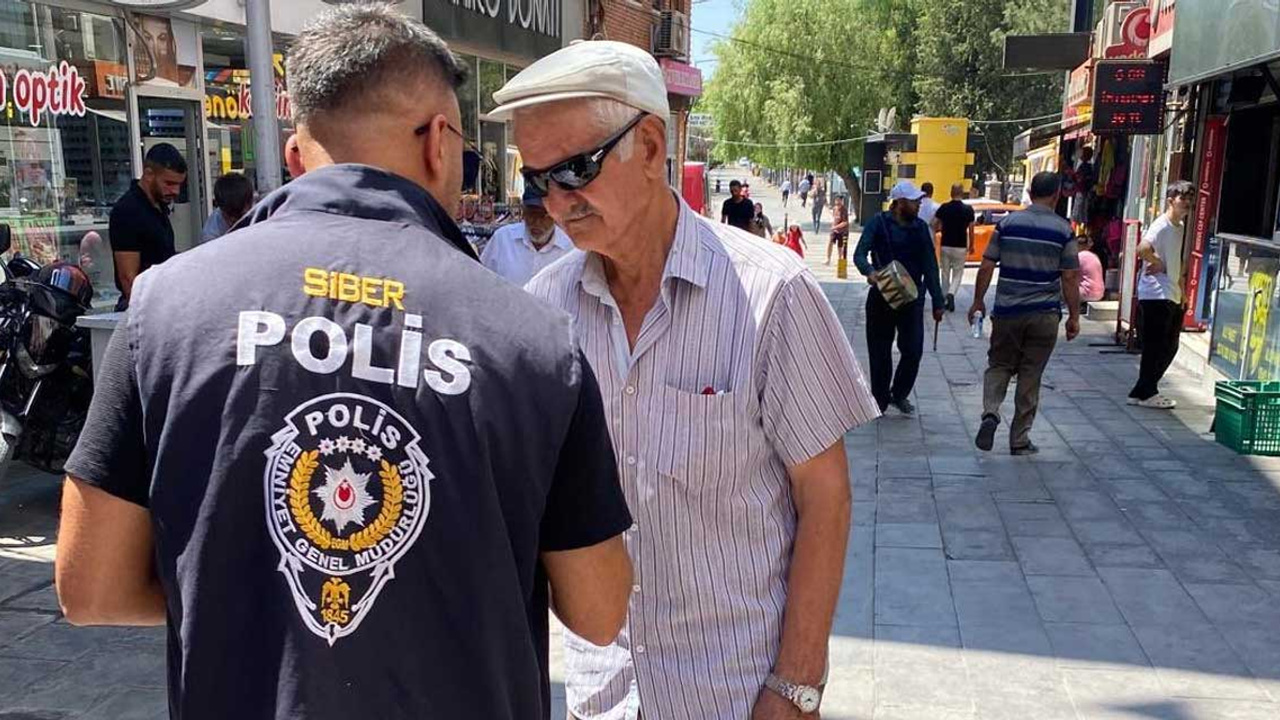 Kırıkkale’de polis ekiplerinden siber güvenlik eğitimleri