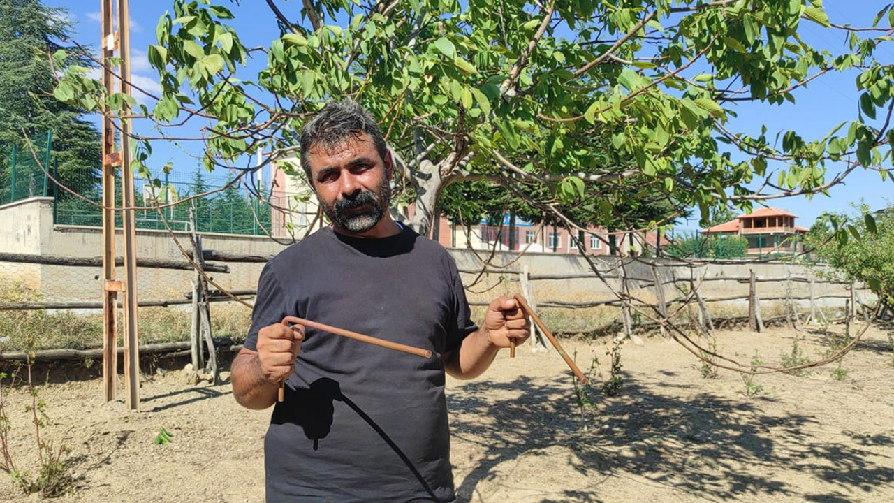 Yozgatlı çiftçi bakır çubukla su buluyor!