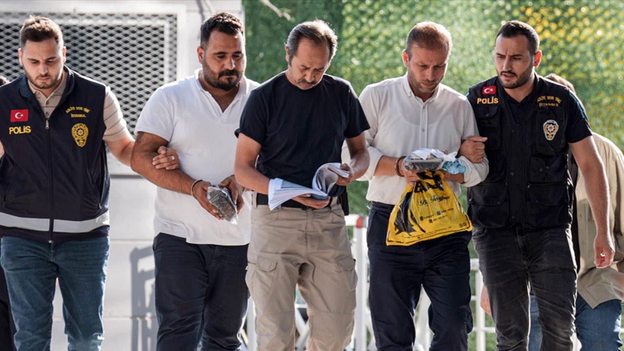 İstanbul'da metrobüs kazası ile ilgili 2 şüpheli adliyeye sevk edildi!