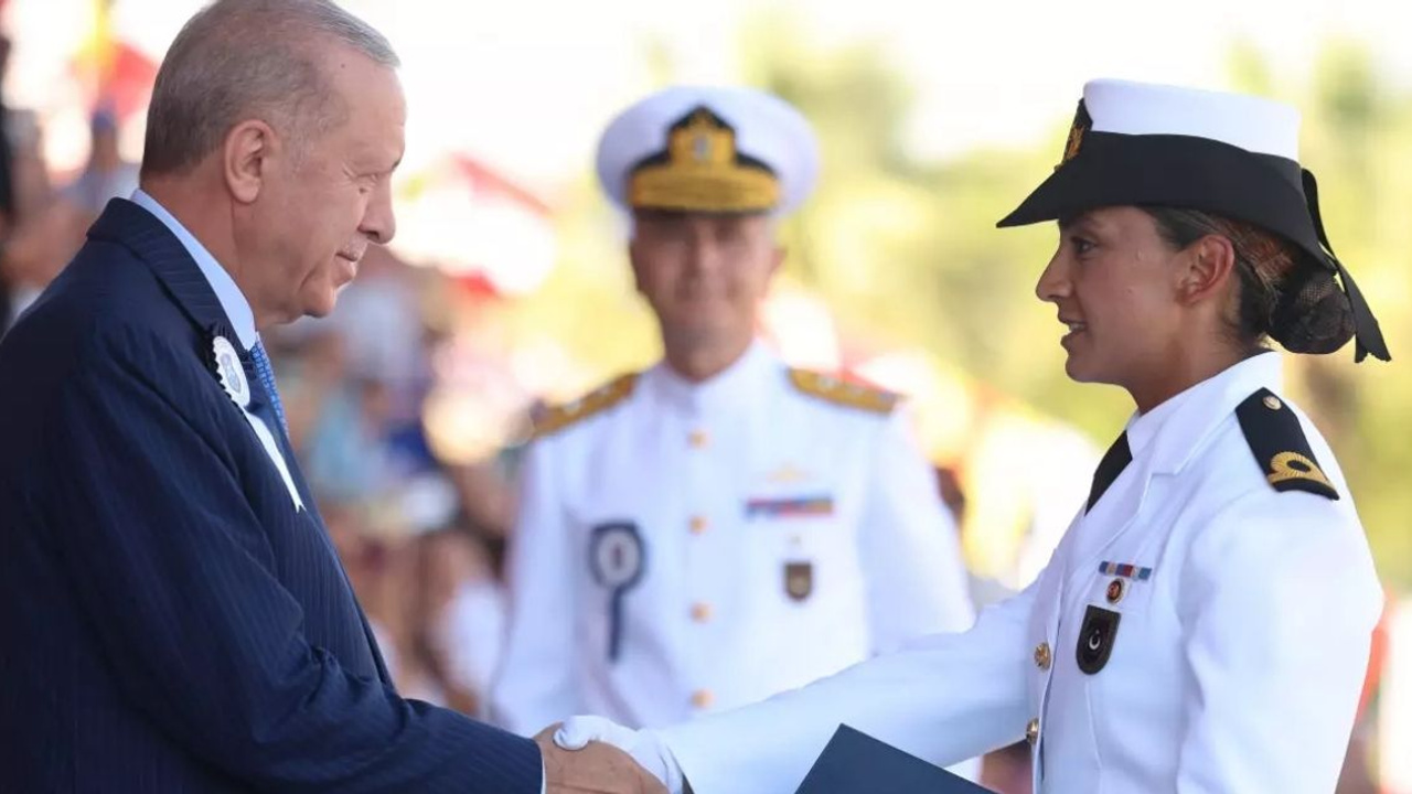 Cumhurbaşkanı Erdoğan'dan Deniz Harp Okulu mezunlarına tebrik