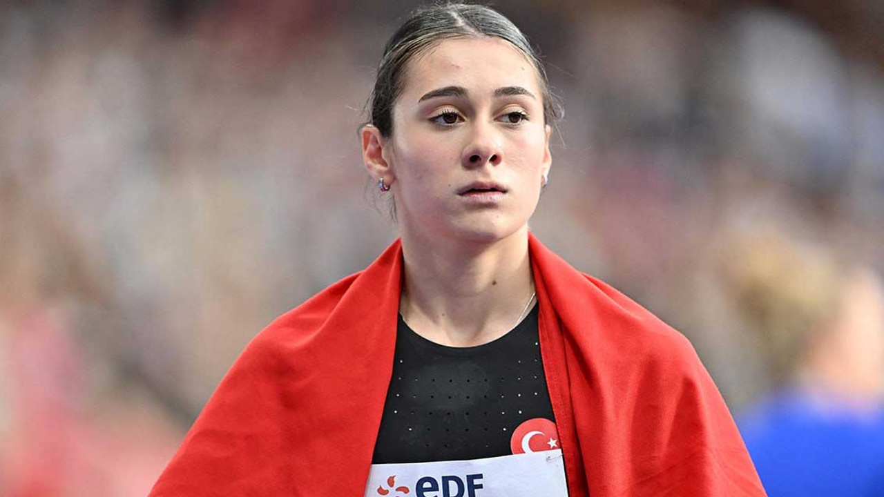 Dünya rekortmeni atletimiz Aysel Önder, gümüş madalya kazandı: Aysel Önder son 100 metrede uçtu!