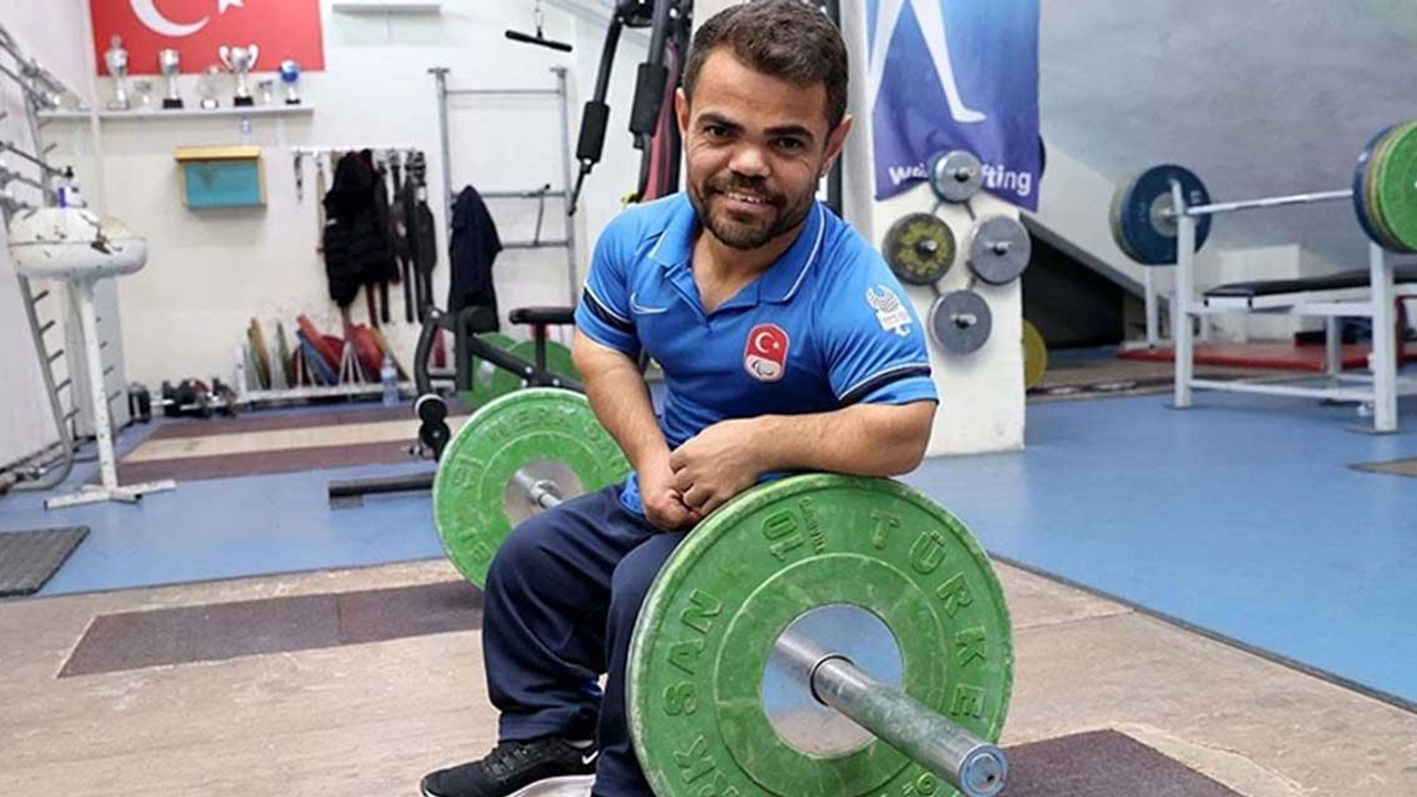 Milli Halterci Abdullah Kayapınar, Paris 2024 Paralimpik Oyunları’nda gümüş madalya kazandı