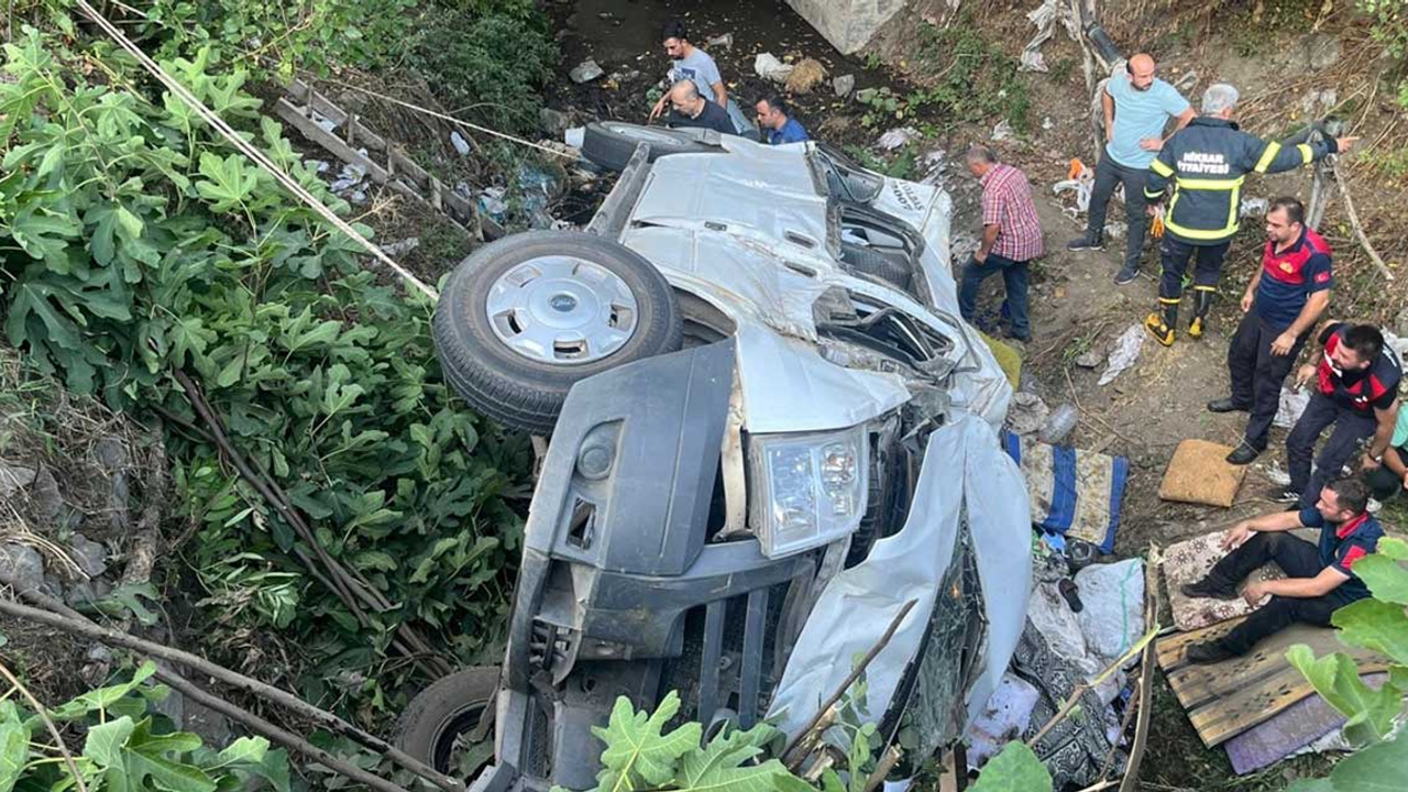 Tokat'ta can pazarı: Fındık işçilerini taşıyan minibüs devrildi