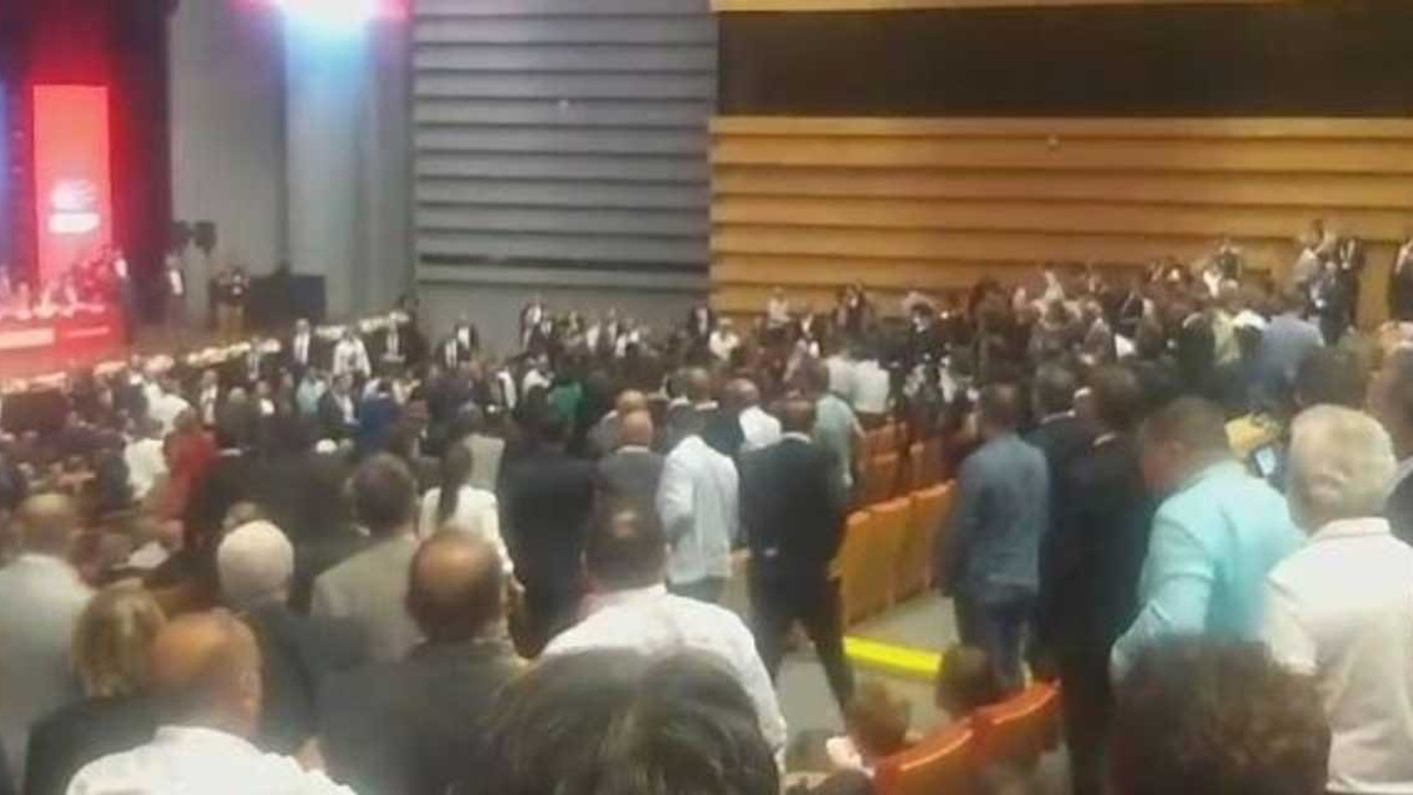 CHP kurultayında gergin anlar: Ankara Milletvekili Deniz Demir'den tepki!