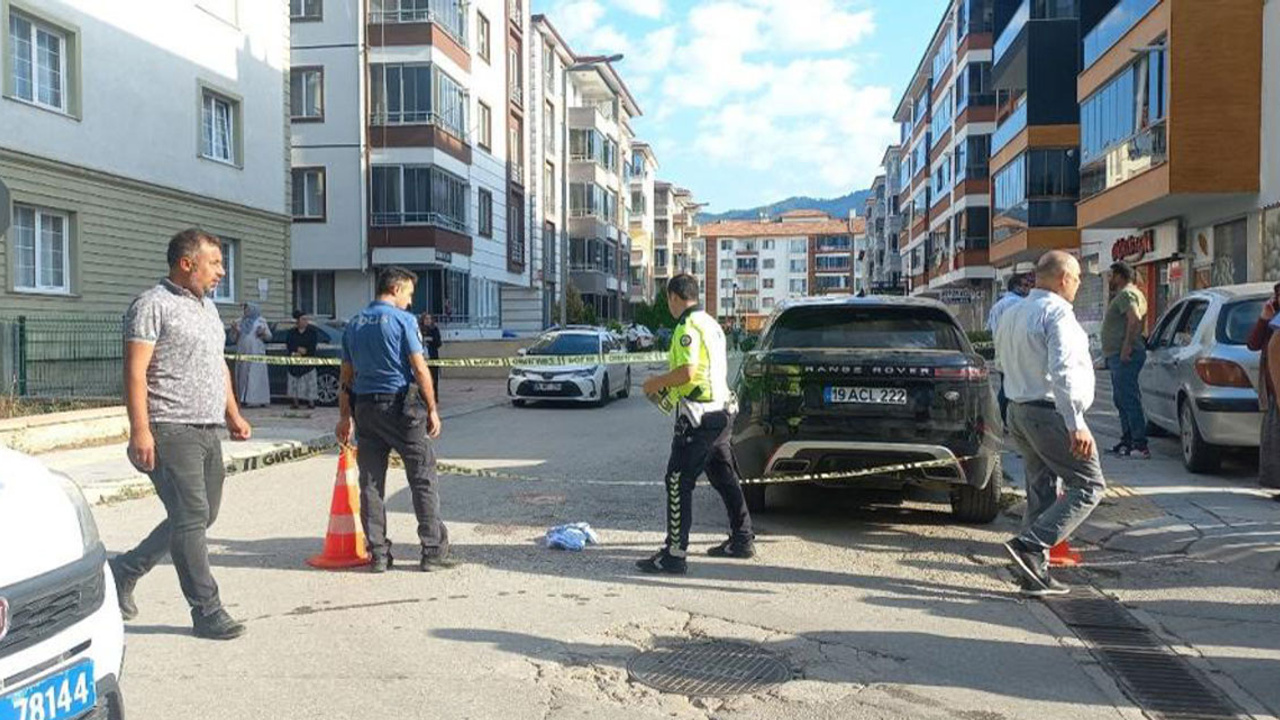 Çorum'da iş adamı evinin önünde silahlı saldırıya uğradı!
