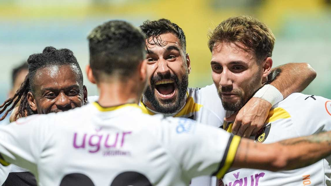 İstanbulspor, Ümraniyespor'u rahat geçti: Liderliği geri aldı