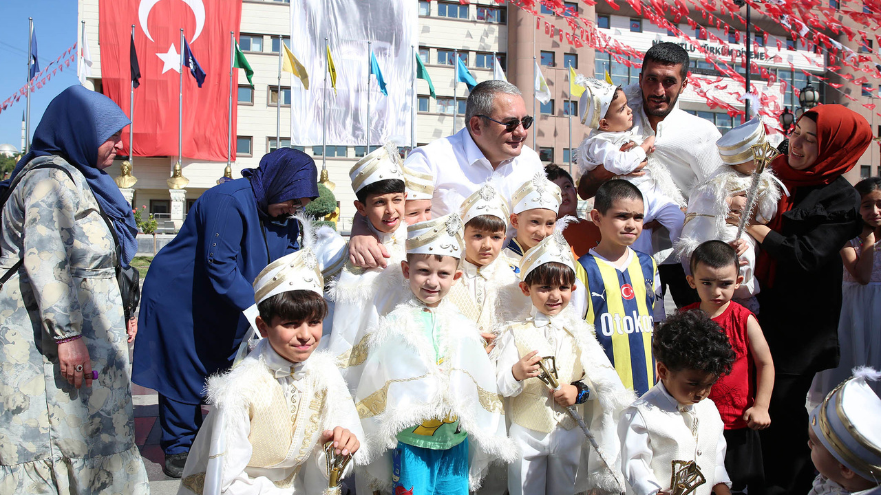 Keçiören’de yüzlerce çocuk sünnet edildi