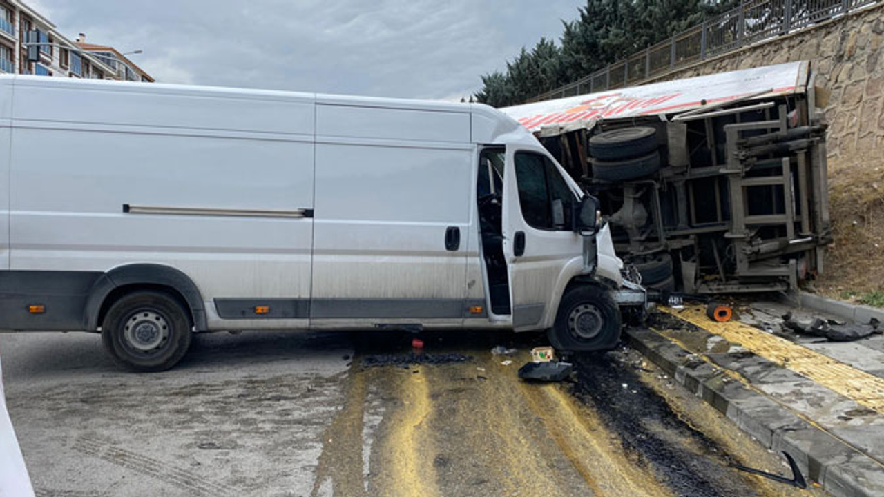 Keçiören'de korkutan kaza: Yumurtalar yola saçıldı