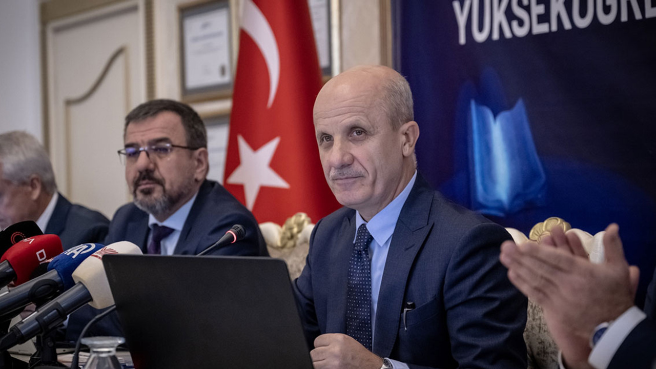 YÖK Başkanı Özvar'dan genç nüfus uyarısı: Üniversite kayıtları azalabilir