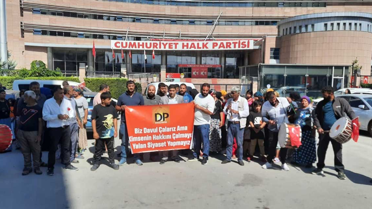 Ankara'da CHP Genel Merkezi önünde davullu zurnalı protesto!