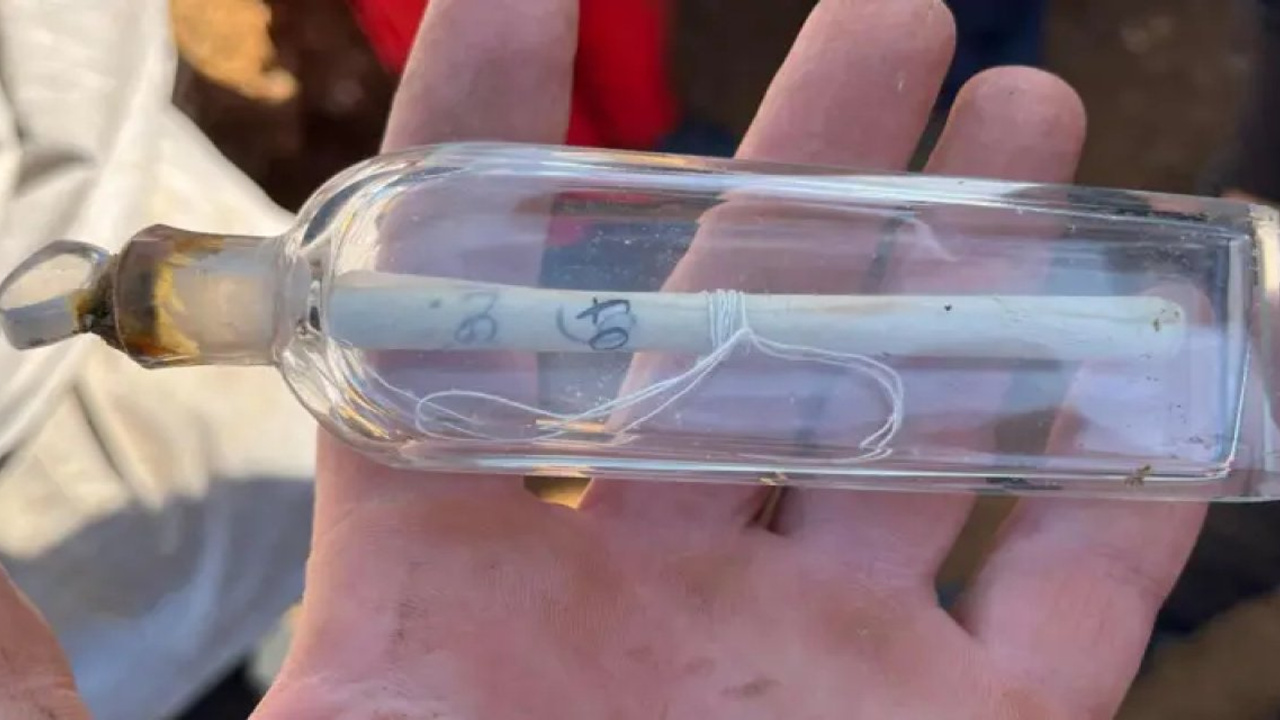 Fransa'da 200 Yıllık arkeolojik keşif: Şişe içinde mesaj sürprizi