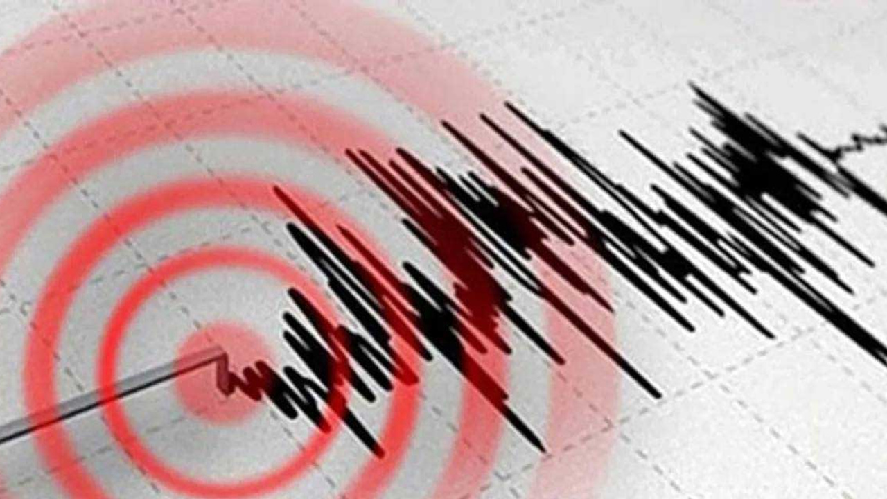 Endonezya'da 6 büyüklüğünde deprem