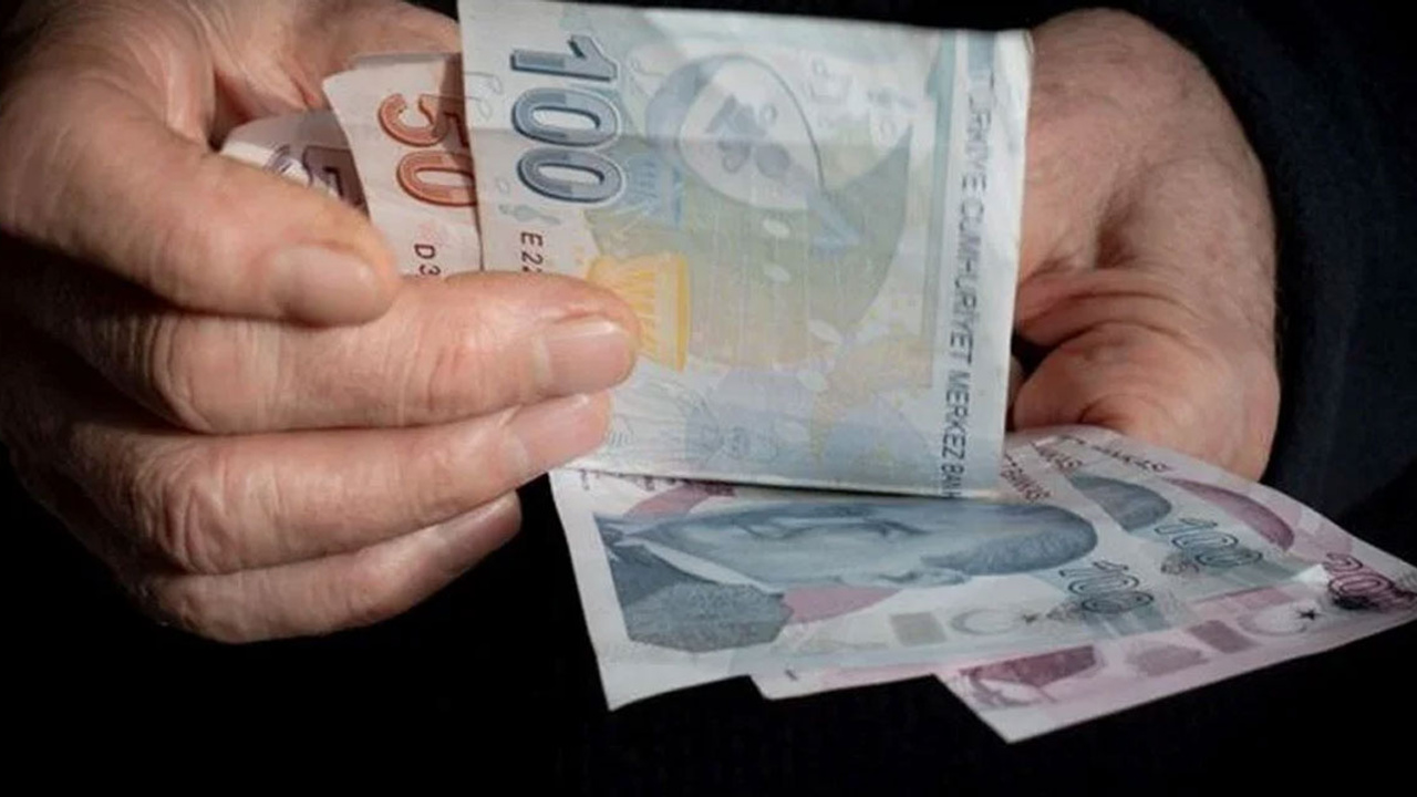 Sosyal Güvenlik Uzmanı Özgür Erdursun'dan emeklilere kötü haber
