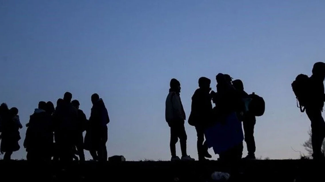 Fransa'da yeni hükümet yasa dışı göçmenlerin sınır dışı edilmesini kolaylaştıracak