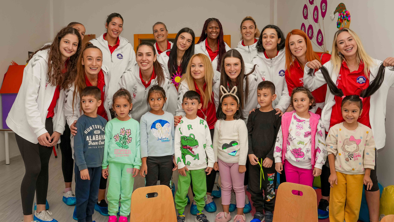 Keçiören Belediyesi Sigorta Shop Kadın Voleybol Takımı spora teşvik için çocukları ziyaret etti