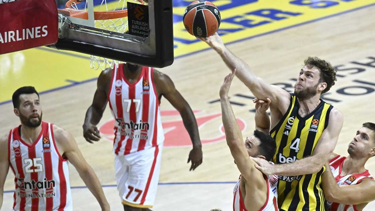 Fenerbahçe Beko, Yunan devi Olympiakos'u ikinci yarıda devirdi: Euroleague'e galibiyetle başladı