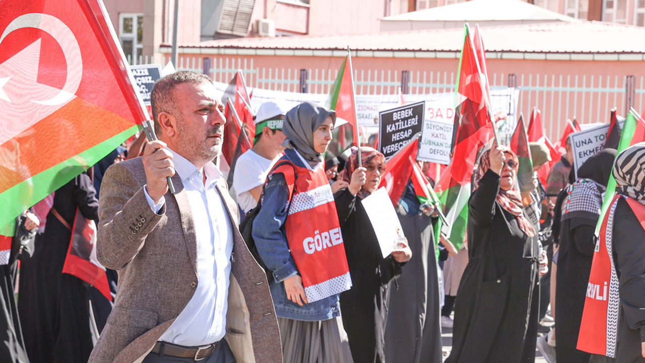 Başkan Özarslan ve Ercan, Filistin'e destek yürüyüşüne katıldı