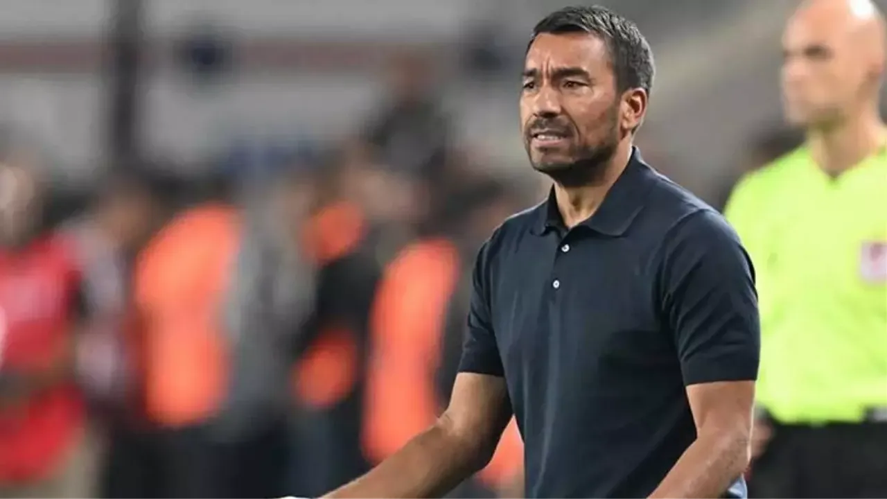 Giovanni van Bronckhorst: “Şampiyonluk zor ama ben hiçbir zaman pes etmem”