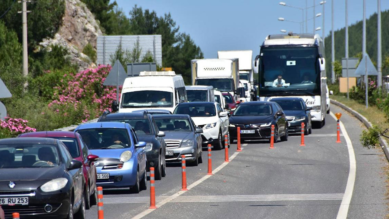 Ankara-Konya yolunda çalışma: Ulaşım tek şeritten sağlanıyor