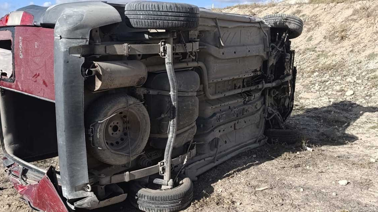 Polatlı'da bir araç şarampole yuvarladı: 1 kişi öldü 2 kişi yaralandı