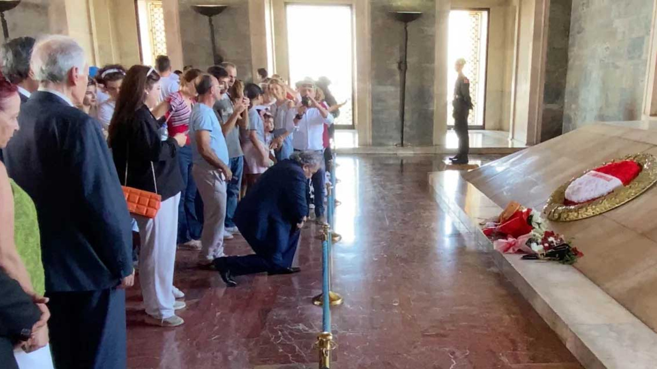 ATA Parti Genel Başkanı Zeybek, Atatürk'ü 'Türk töresi'ne göre selamladı