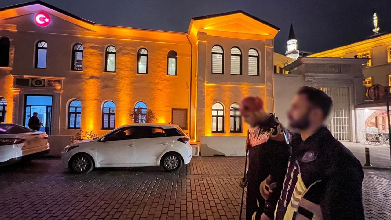 15 Temmuz Şehitler Köprüsü'nde kostümle koşan şahıs yakalandı