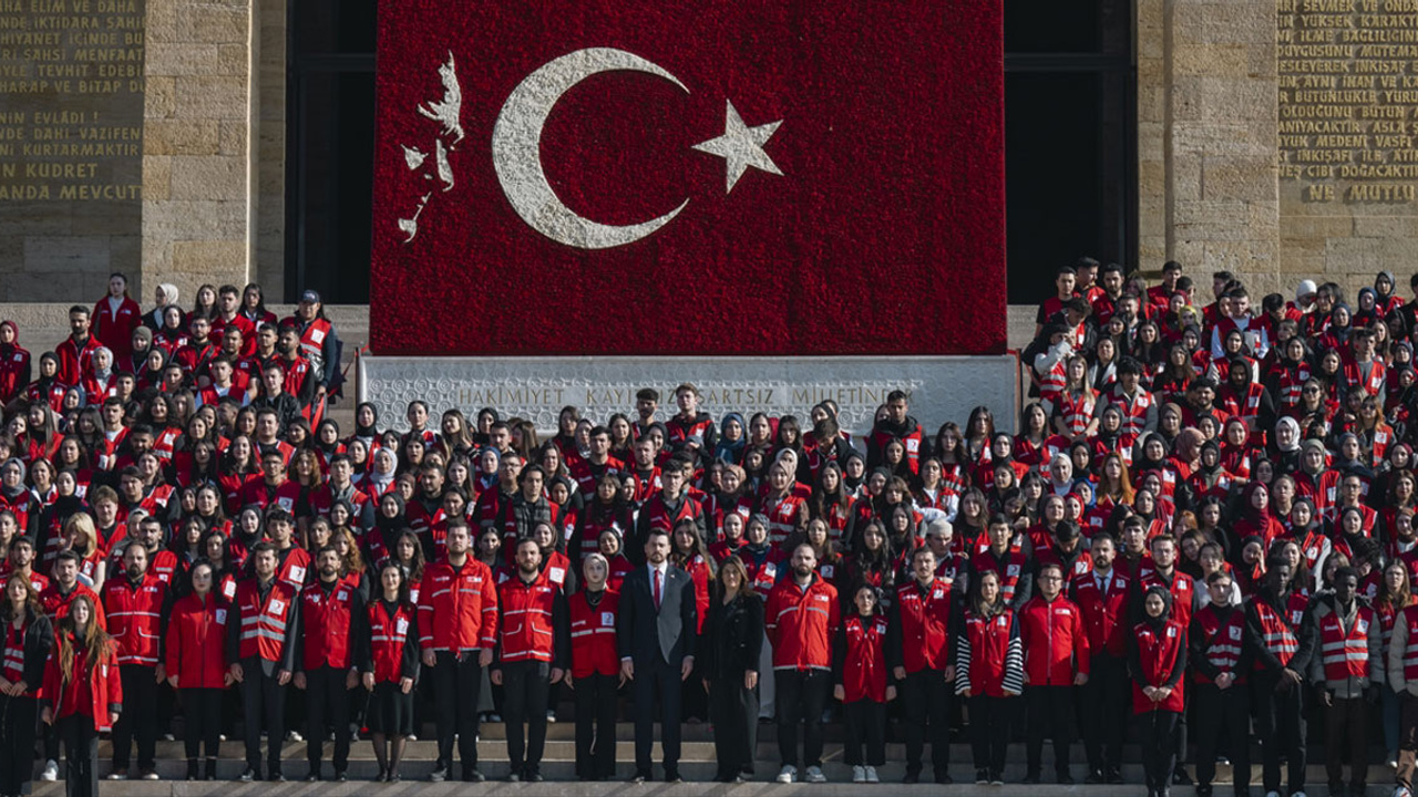 Türk Kızılay, Anıtkabir'i ziyaret etti