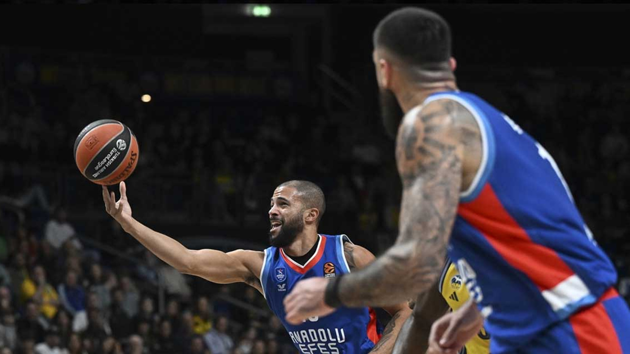 Anadolu Efes,EuroLeague'de Alba Berlin'i deplasmanda devirdi