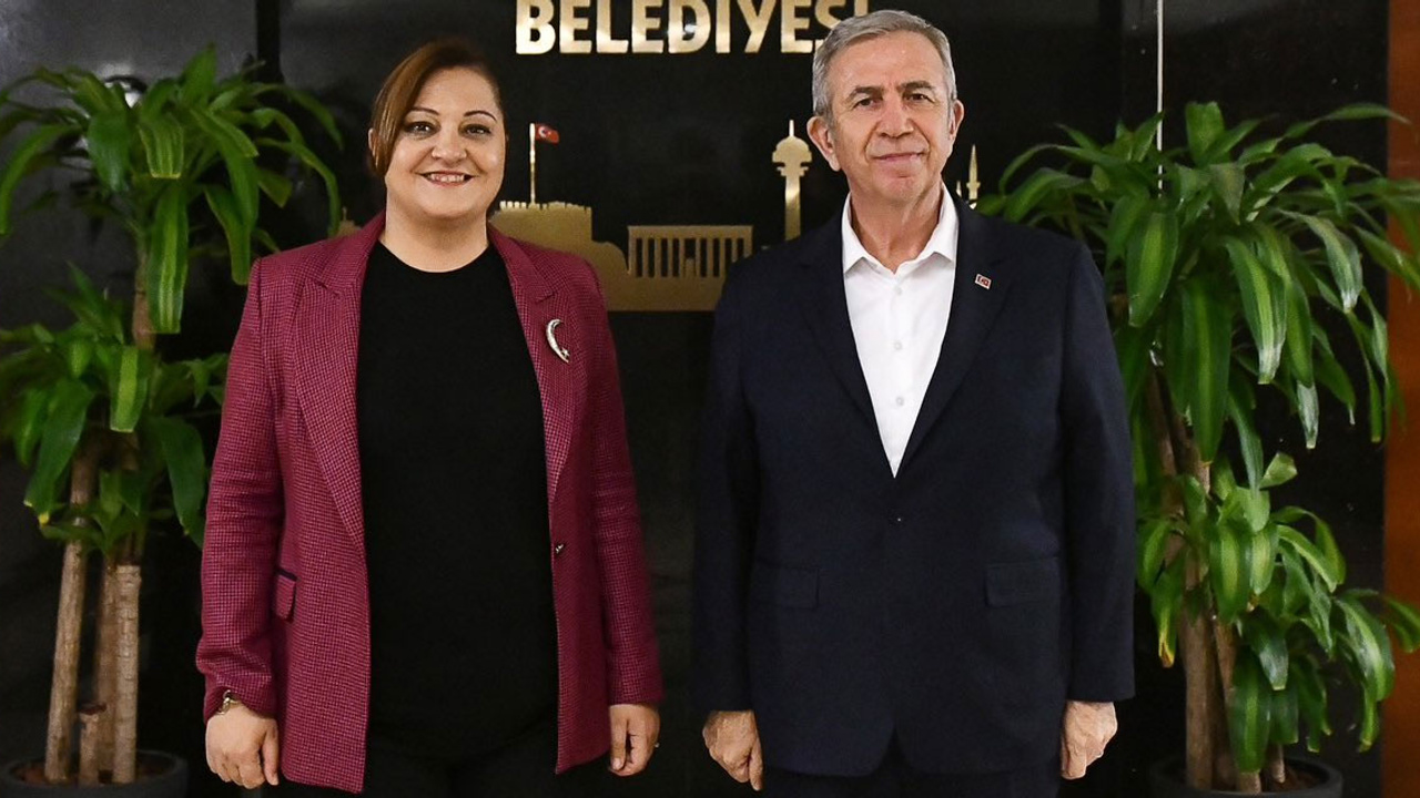 Burcu Köksal'dan sert açıklama: Milliyetçiliğimin zekatı bile size fazla gelir