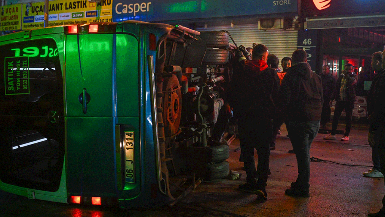 Altındağ'da dolmuşla otomobil çarpıştı: 6 yaralı!