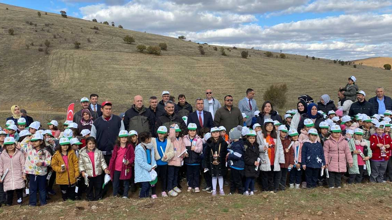 Yozgat'ta 'Çocuklar Fidanıyla Büyüsün' projesinde ilk fidanlar toprakla buluştu